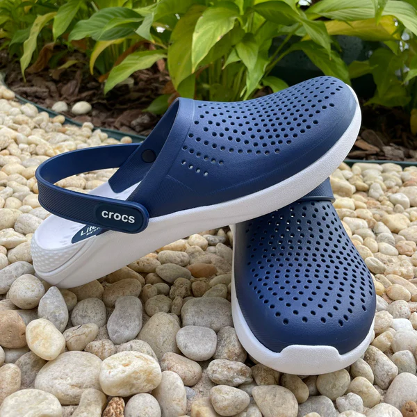 Sandália Crocs-azul-branco
